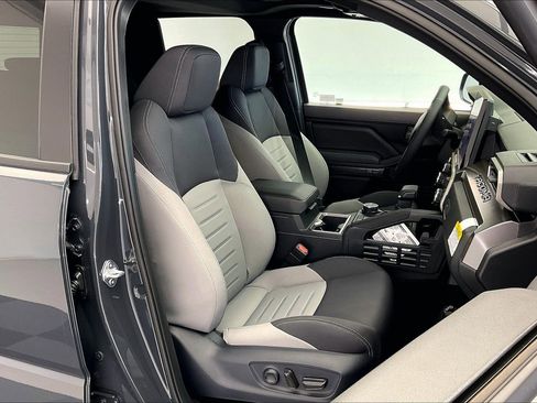 New 2025 Toyota Tacoma TRD Off-Road image 9