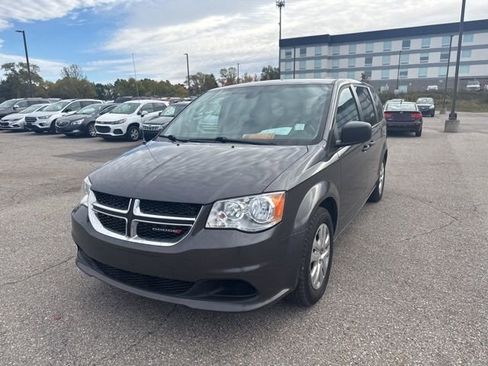Used 2019 Dodge Grand Caravan SE w/ Rear Park Assist Package image 5