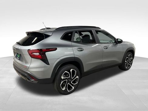 Certified 2025 Chevrolet Trax RS w/ Driver Confidence Package FWD image 9