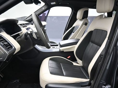 Used 2020 Land Rover Range Rover Sport HST image 8