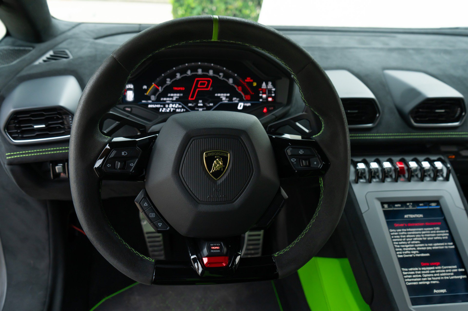 Used 2021 Lamborghini Huracan STO RWD image 12