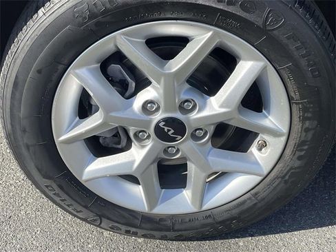 Used 2023 Kia Soul LX w/ LX Technology Package image 6