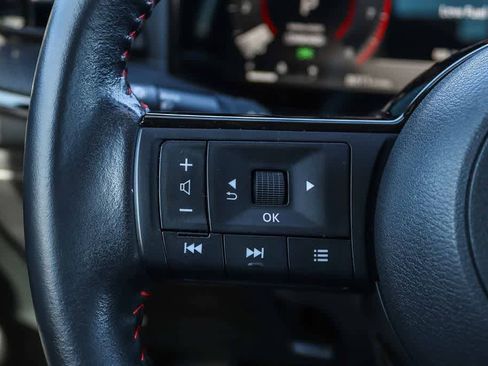 Used 2025 Nissan Kicks SR FWD image 22