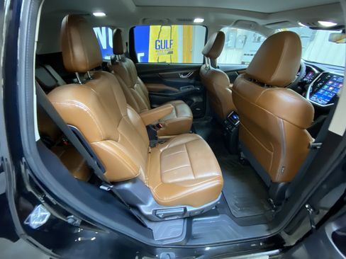 Used 2025 Subaru Ascent Touring w/ Popular Package #2 image 28