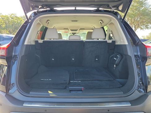 Certified 2023 Nissan Rogue SV FWD image 9