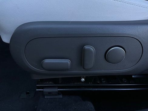 Used 2025 Hyundai Kona SEL image 11