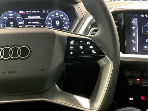 Used 2025 Audi Q4 e-tron Premium Plus w/ Premium Plus image 19