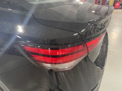 Certified 2025 Nissan Sentra SR w/ Midnight Edition image 37