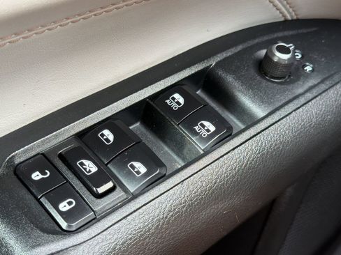 Used 2025 Jeep Compass Limited AWD/4WD image 14