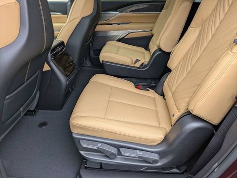 Used 2025 Cadillac Escalade IQ Sport 2 w/ LPO, ONYX Package AWD/4WD image 23