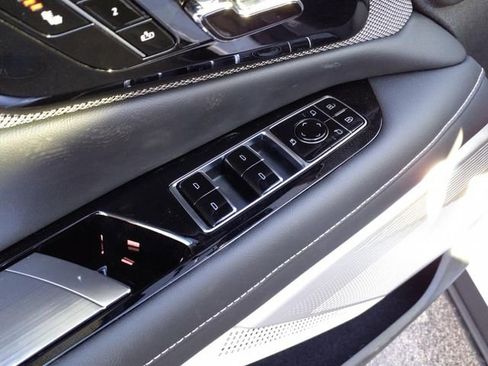 New 2025 Cadillac Optiq Luxury 1 image 26