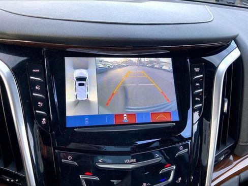 Used 2020 Cadillac Escalade Premium Luxury image 20