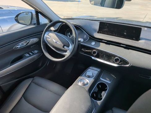 Used 2024 Genesis GV70 2.5T w/ Select Package AWD/4WD image 6