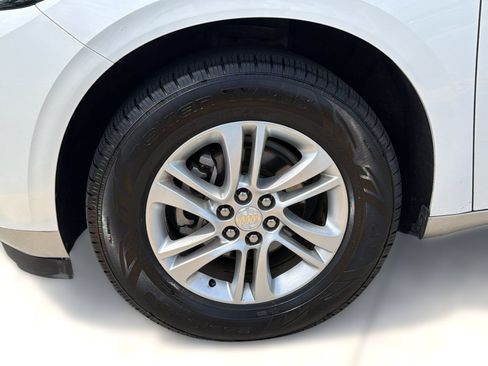 Certified 2018 Buick Enclave Essence FWD image 12