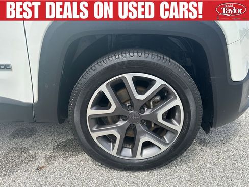 Used 2018 Jeep Renegade Latitude w/ Safety & Security Group FWD image 29