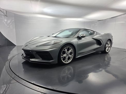 Used 2022 Chevrolet Corvette Stingray Preferred Cpe w/ Z51 Performance Package RWD image 8