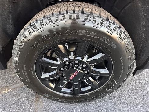 New 2026 GMC Sierra 2500 AT4 w/ AT4 Premium Plus Package image 13