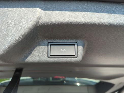 New 2025 Volkswagen ID. Buzz 1st Edition image 15