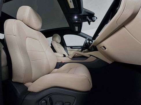 New 2026 Porsche Cayenne Coupe image 29