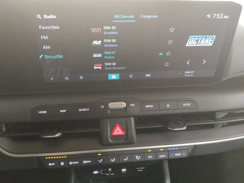 Used 2025 Kia K4 FWD image 25