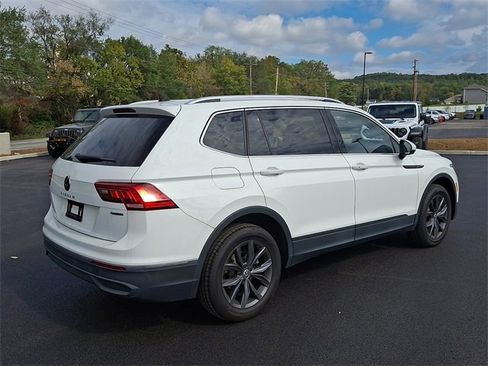 Used 2022 Volkswagen Tiguan SE image 10