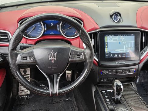 Used 2018 Maserati Ghibli S GranSport image 10