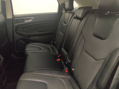 Used 2017 Ford Edge Titanium w/ Equipment Group 301A FWD image 18