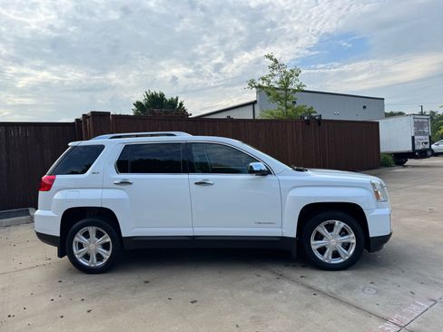 Used 2016 GMC Terrain SLT w/ Driver Alert Package I FWD image 2