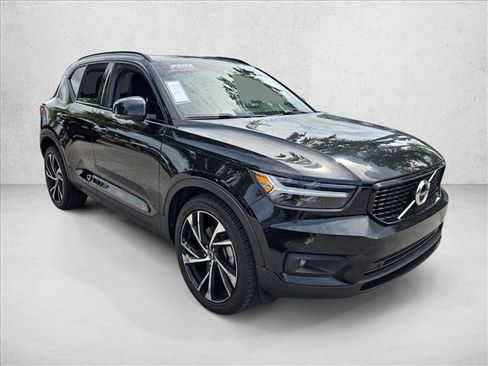 Used 2022 Volvo XC40 T5 R-Design w/ Advanced Package AWD/4WD image 3