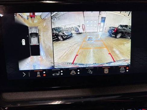 Used 2025 GMC Sierra 2500 AT4 w/ AT4 Preferred Package AWD/4WD image 15