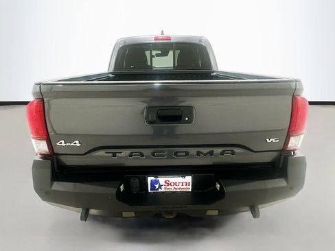 Used 2022 Toyota Tacoma SR5 AWD/4WD image 6