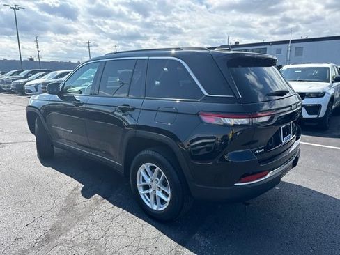 Used 2024 Jeep Grand Cherokee Laredo X AWD/4WD image 6