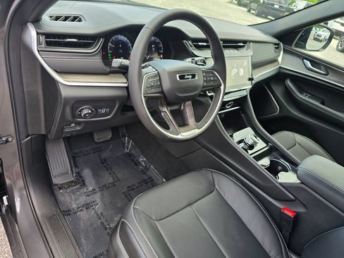 New 2026 Jeep Grand Cherokee Limited AWD/4WD image 24
