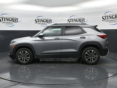 Used 2025 Chevrolet TrailBlazer LT FWD image 4