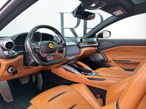 Used 2018 Ferrari GTC4Lusso T RWD image 28