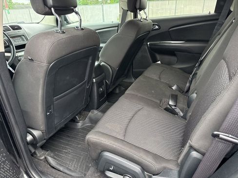 Used 2017 Dodge Journey SXT w/ Comfort/Convenience Group AWD/4WD image 9