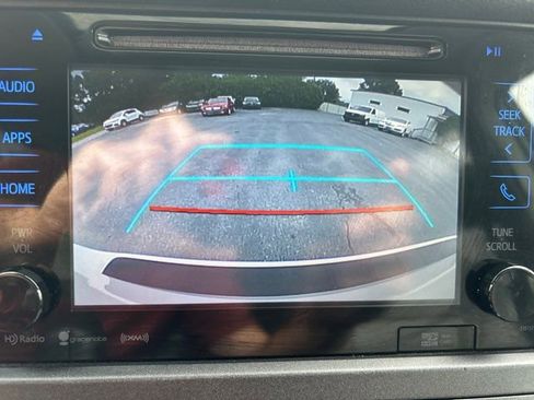 Used 2017 Toyota Sienna XLE Premium image 40