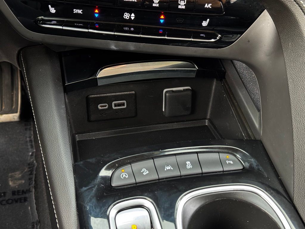 Used 2022 Buick Envision Preferred AWD/4WD image 16