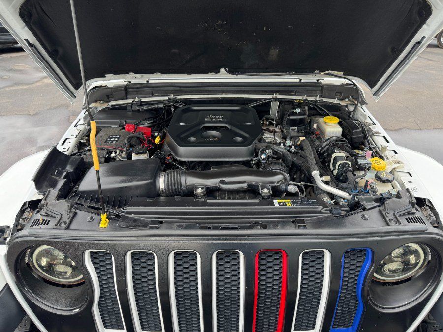 Used 2018 Jeep Wrangler Unlimited Sahara AWD/4WD image 24