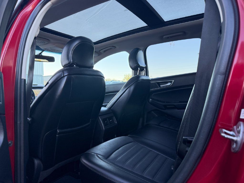 Used 2018 Ford Edge SEL w/ Equipment Group 201A FWD image 6