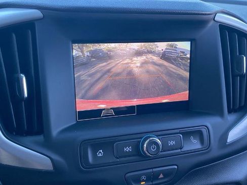 Used 2024 GMC Terrain SLE w/ Driver Convenience Package image 6