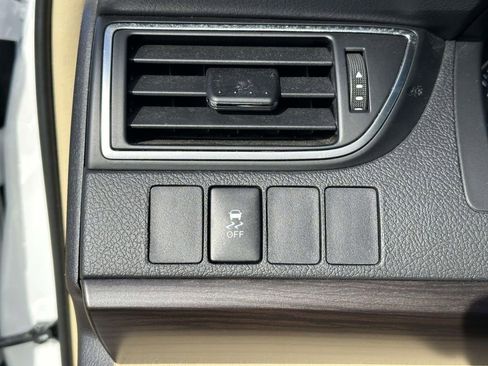 Used 2015 Toyota Camry LE image 20