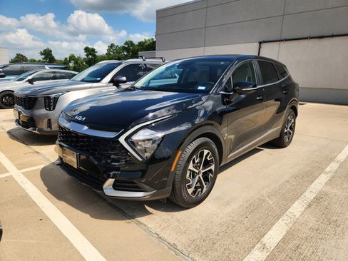 Certified 2023 Kia Sportage EX FWD image 2