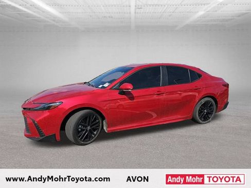 Used 2025 Toyota Camry SE FWD image 4