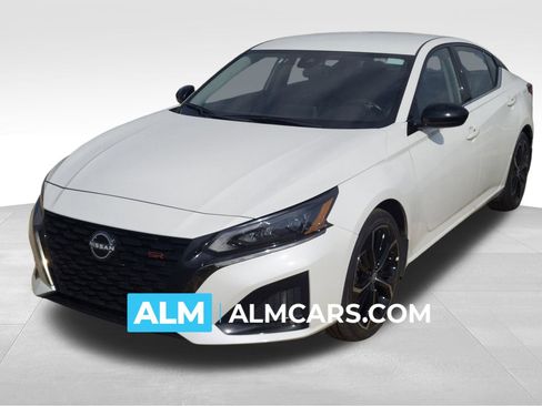 Used 2025 Nissan Altima 2.5 SR image 1