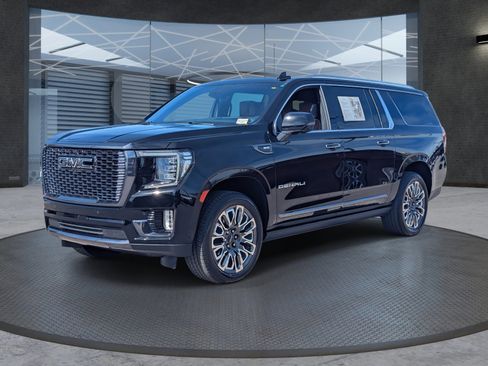 Used 2023 GMC Yukon XL Denali Ultimate image 2