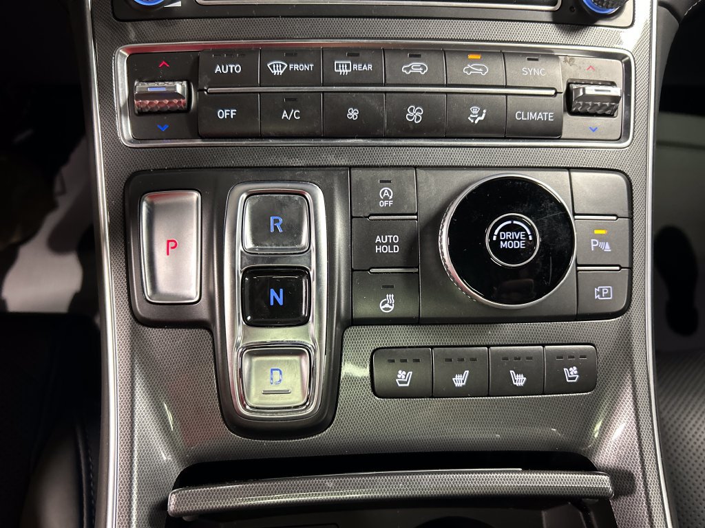 Used 2023 Hyundai Santa Fe Calligraphy FWD image 18