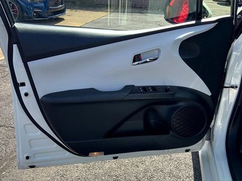 Used 2017 Toyota Prius Prime Premium image 17