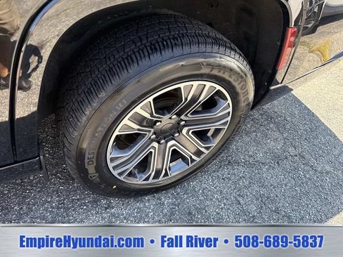 Used 2024 Jeep Wagoneer L Series II w/ Flexible Seating Group AWD/4WD image 15