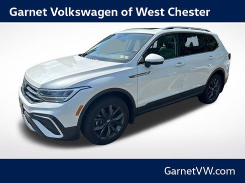 Used 2023 Volkswagen Tiguan SE w/ Panoramic Sunroof Package AWD/4WD image 1